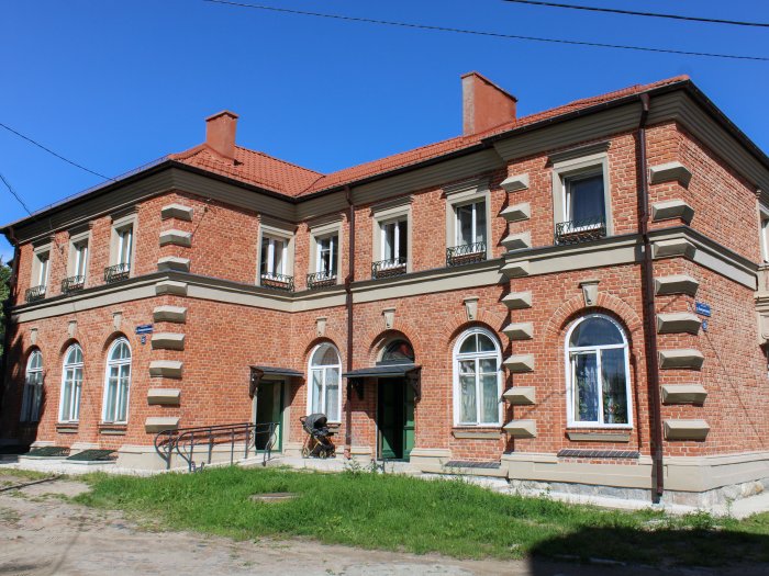 пос. Железнодорожный, ул. Коммунистическая, 25