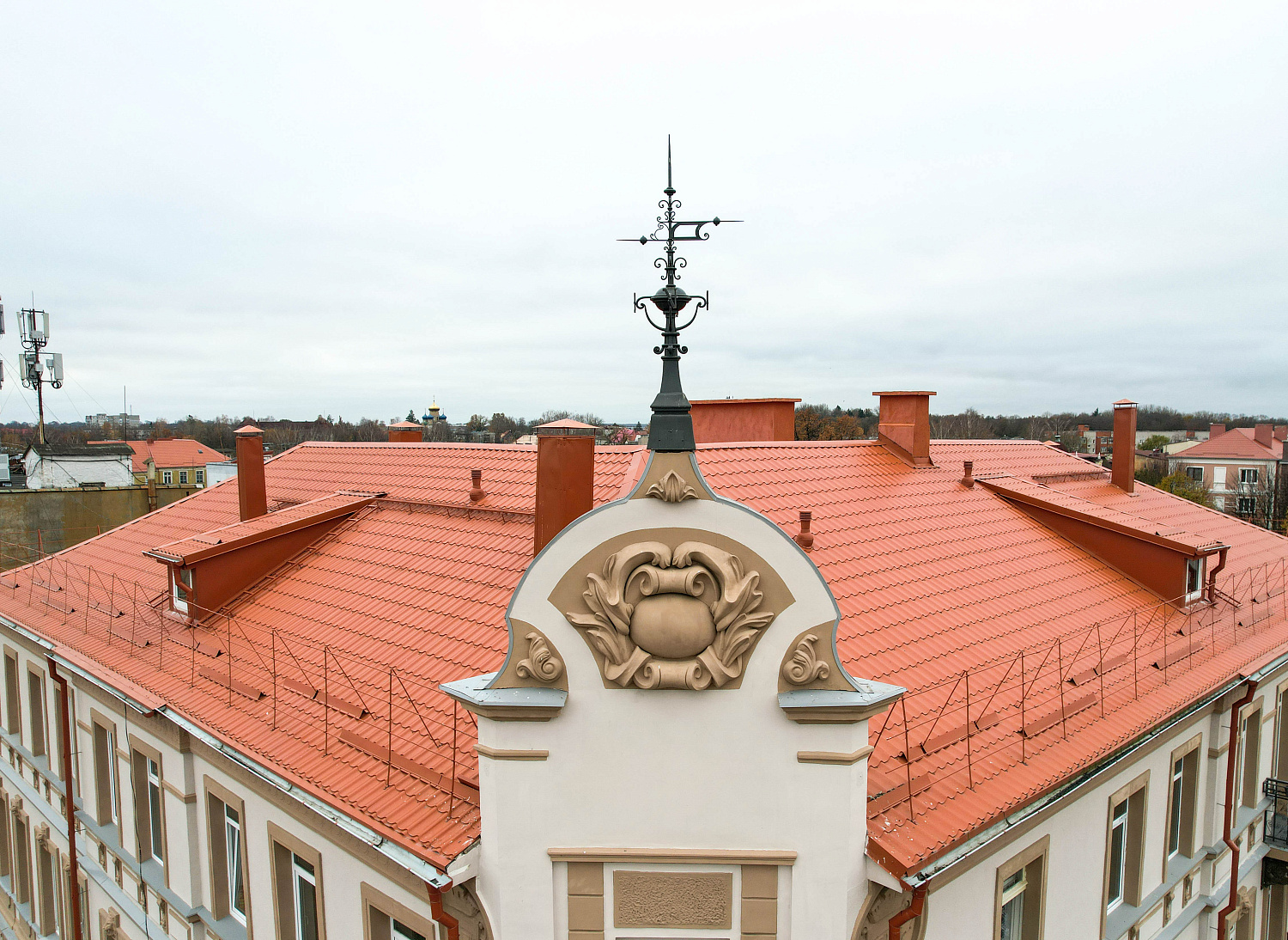 Приводим в порядок всё: вплоть до шпилей зданий