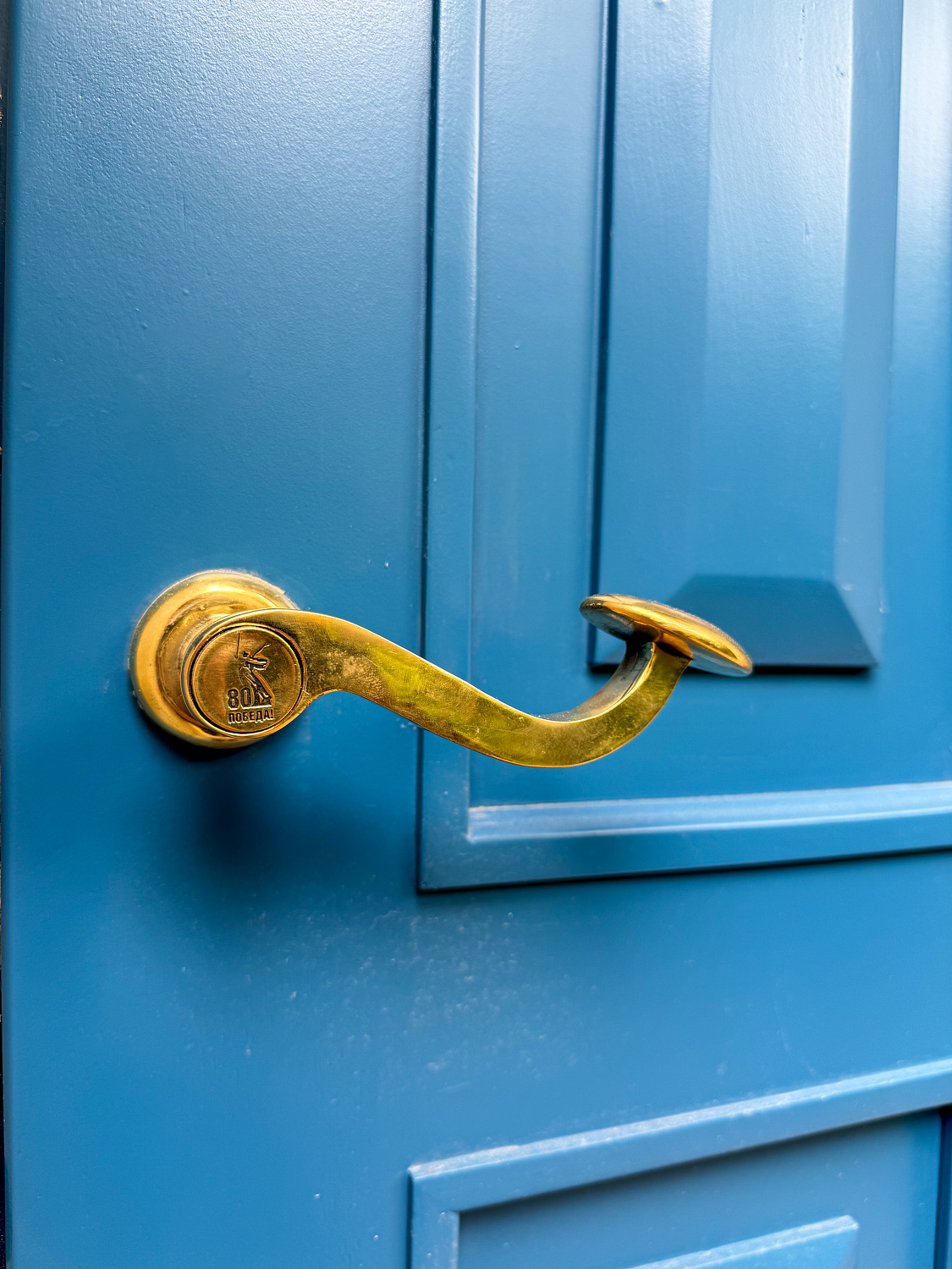 Латунные дверные ручки 