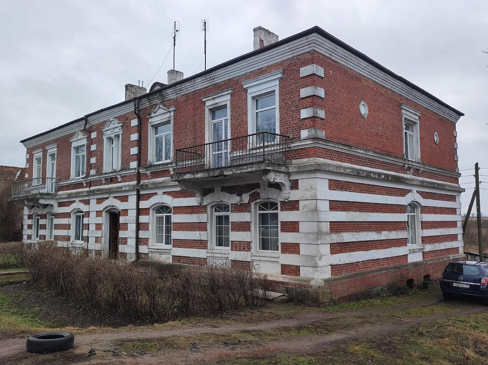 пос. Железнодорожный, ул. Коммунистическая, 38