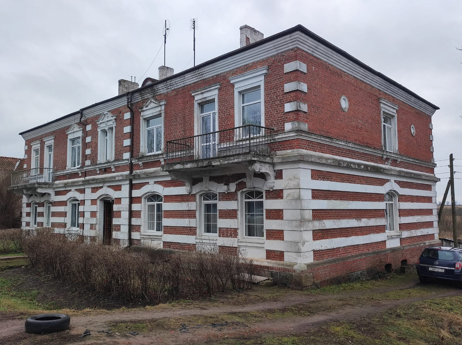 пос. Железнодорожный, ул. Коммунистическая, 38