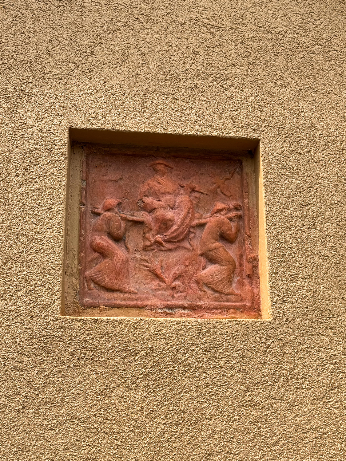 Возвращение символов на фасад исторического дома