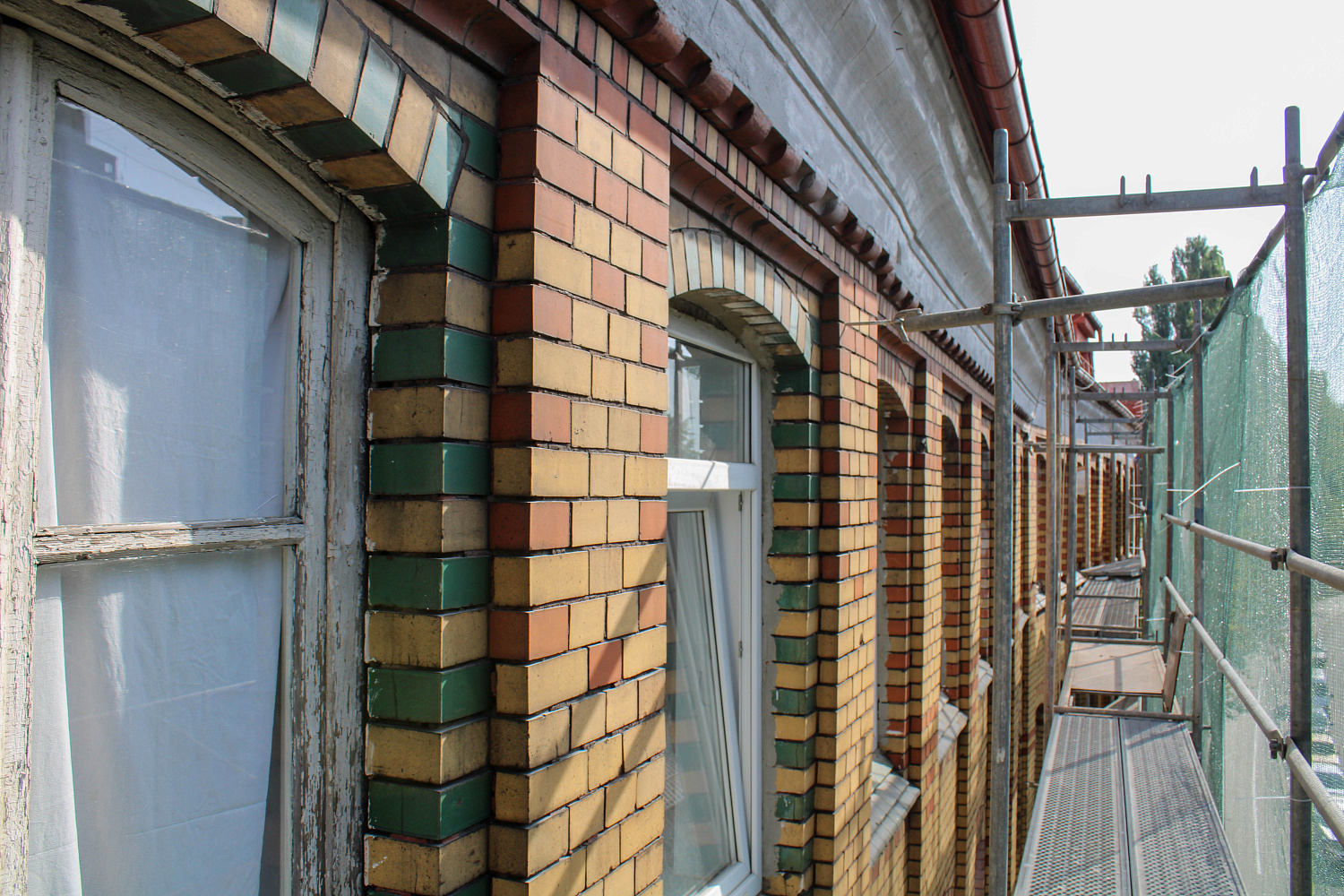 Ремонтируем фасад на на Багратиона, 24-28/Эпроновской, 2