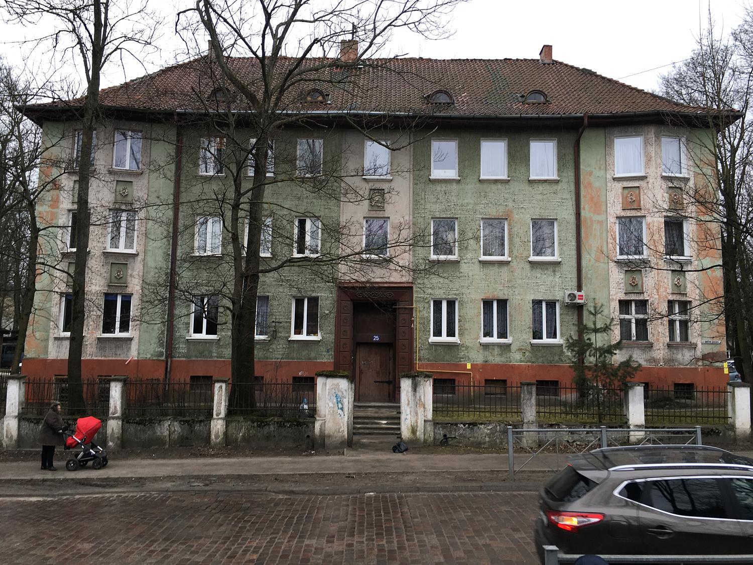 г. Калининград, ул. Д. Донского, 25