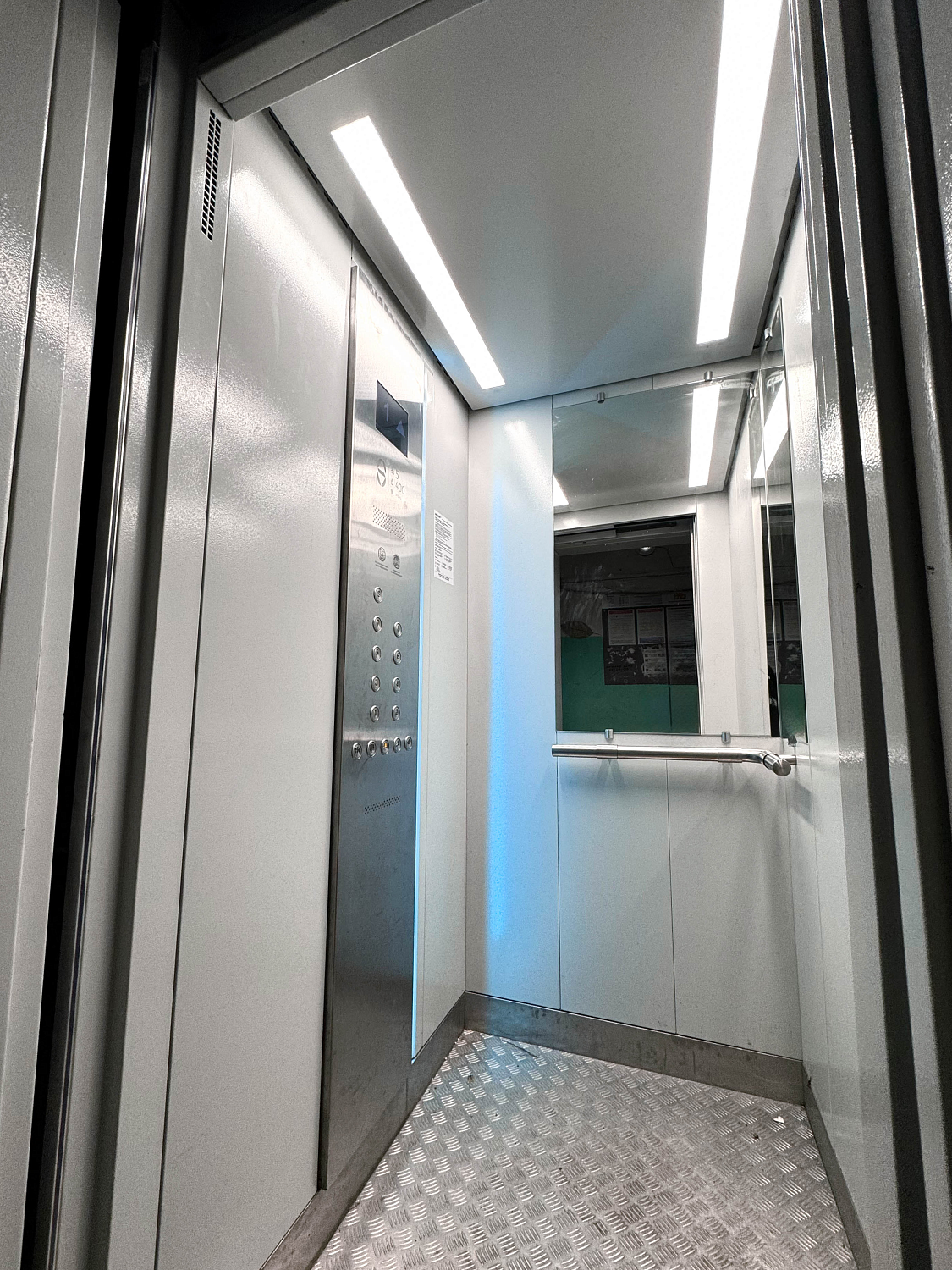  Лифтовые кабины с обновлённым дизайном