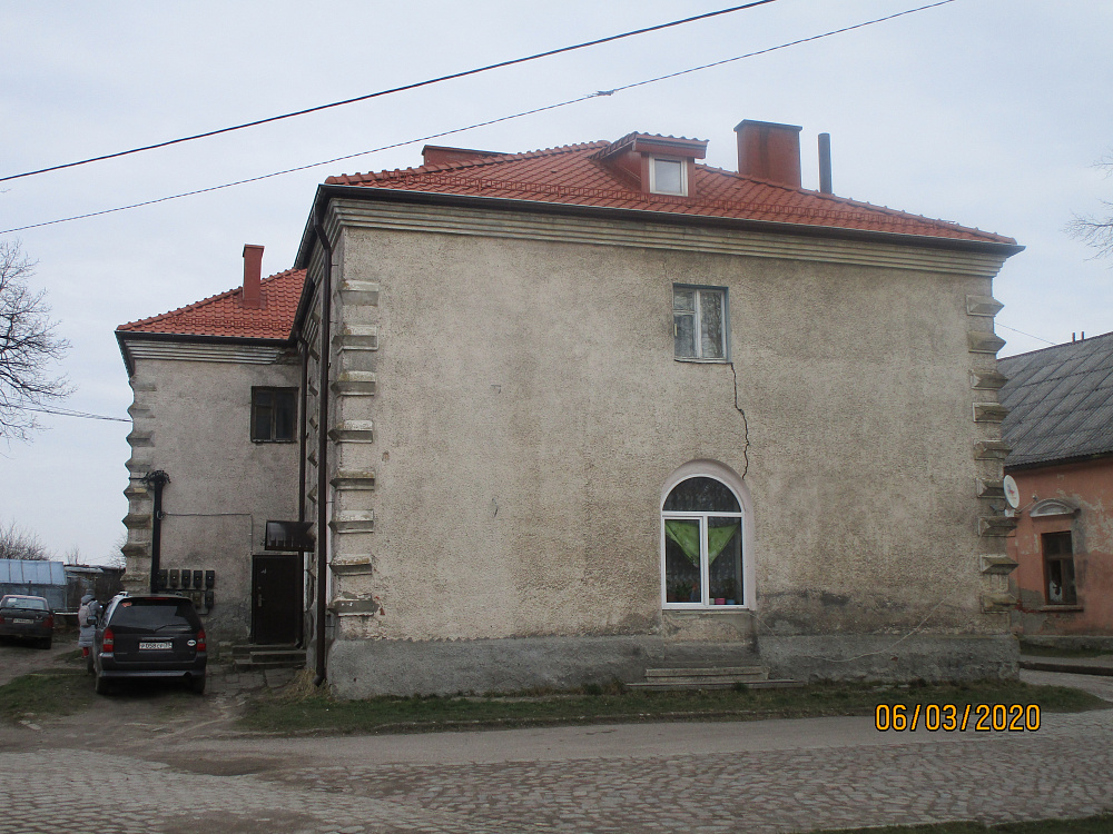 пос. Железнодорожный, ул. Коммунистическая, 25