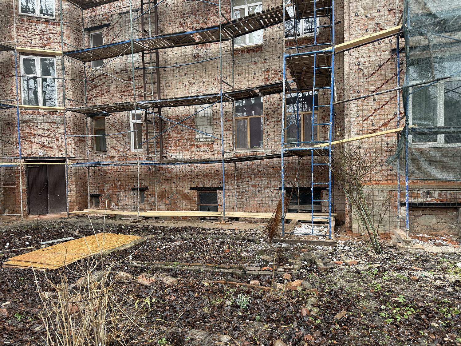 Ремонтируем ещё одно эклектичное здание 