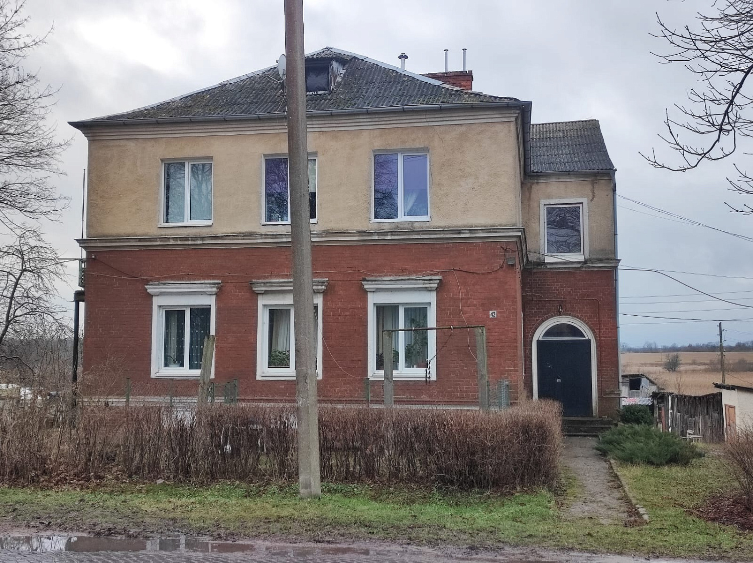 пос. Железнодорожный, ул. Коммунистическая, 42