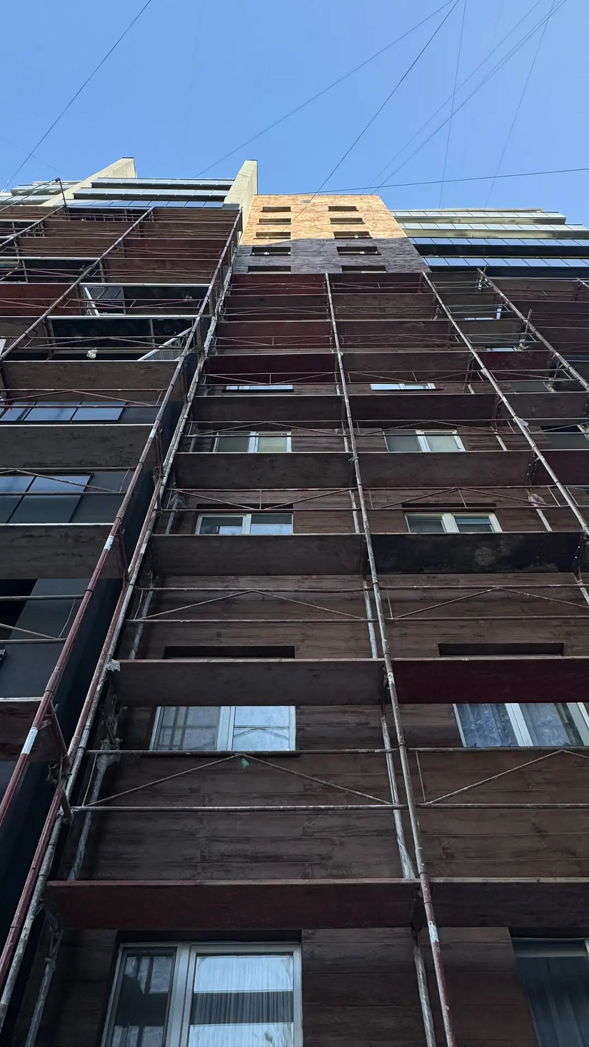 Снимаем леса с двух высоток на Московском