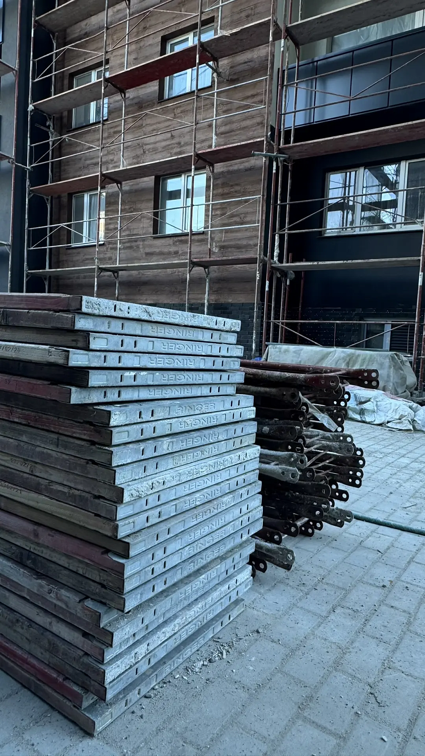 Снимаем леса с двух высоток на Московском