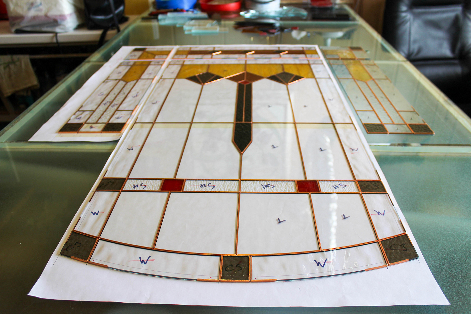 Работаем над витражом для Советска