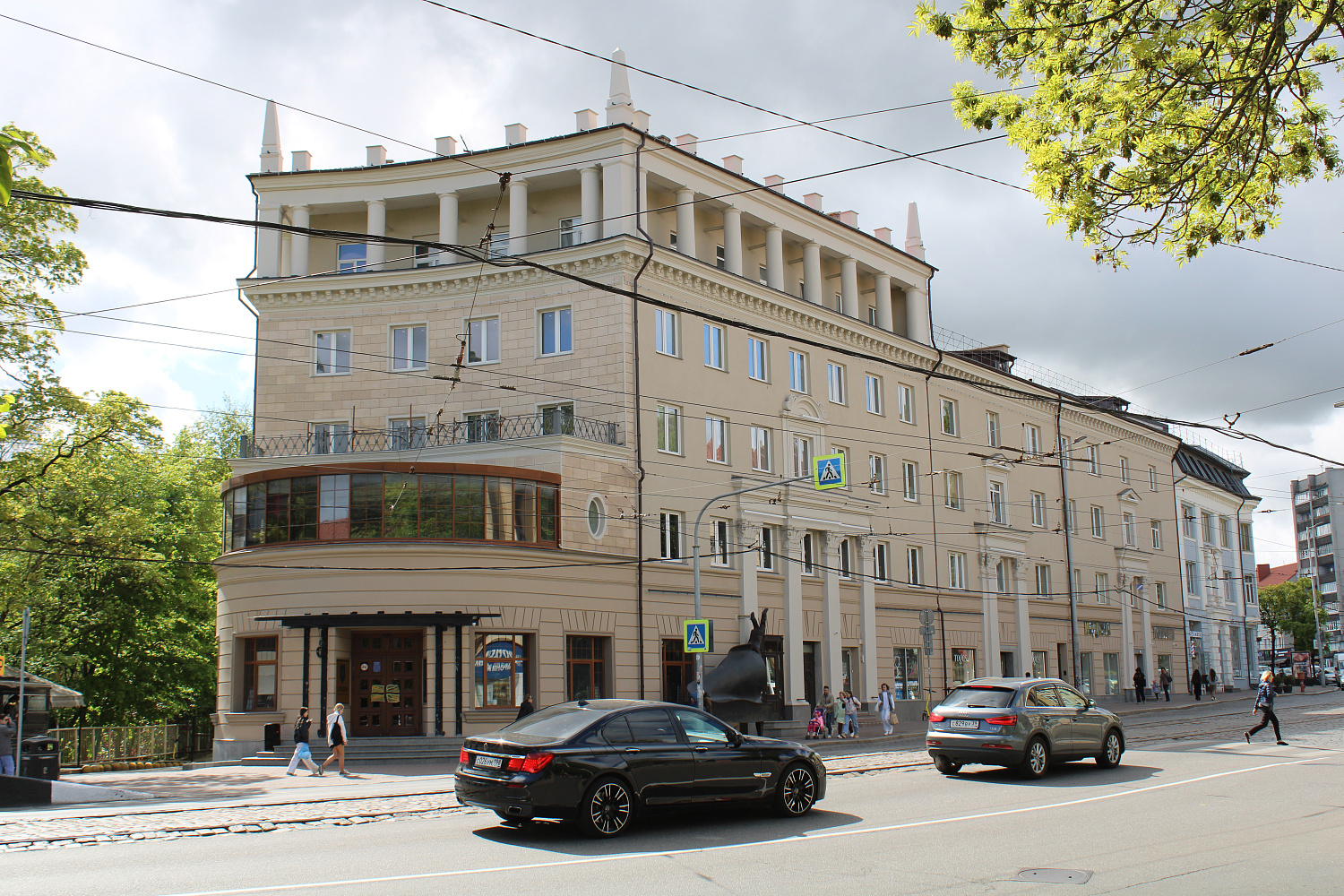 Новые двери на проспекте Мира, 35