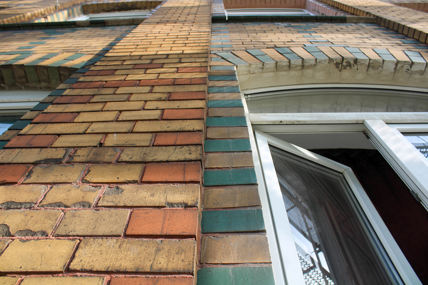 Ремонтируем фасад на на Багратиона, 24-28/Эпроновской, 2