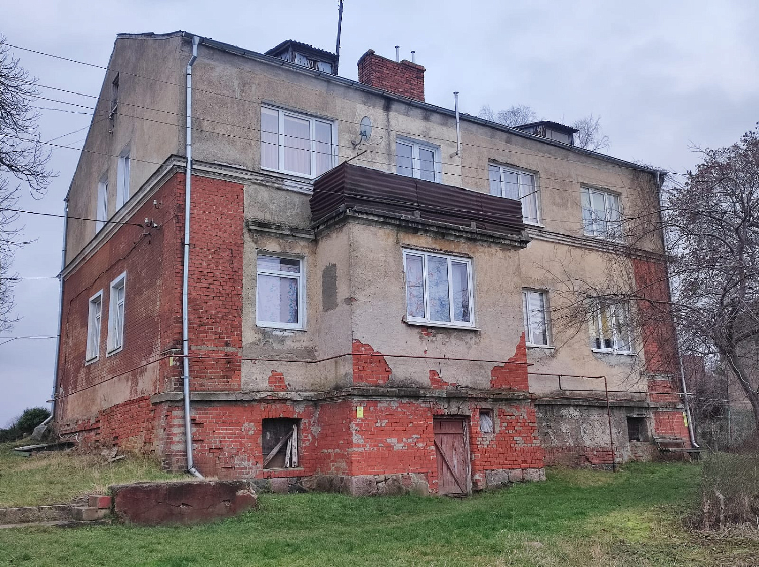 пос. Железнодорожный, ул. Коммунистическая, 42