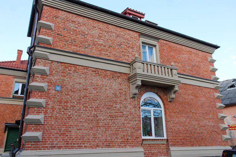 пос. Железнодорожный, ул. Коммунистическая, 25